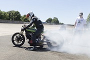 Cafe Racer Festival 2017, Burn statique a moto 