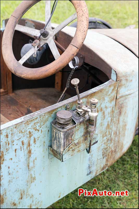 Vintage-Revival-Montlhery, Graissage Voiturette Bontemps