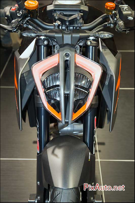 Salon-de-Bruxelles, Phare Ktm 1290 Super Duke