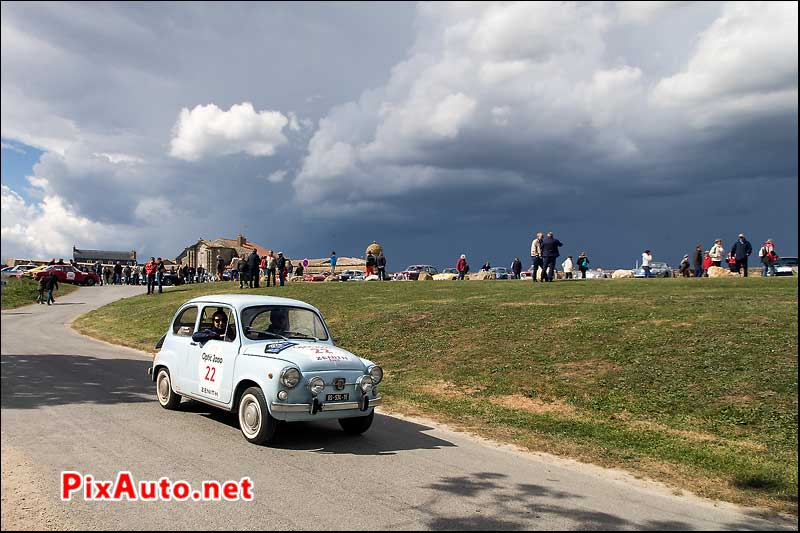 Tour-Auto-Optic-2000, Depart de la Fiat 600 #22 de Port-Louis