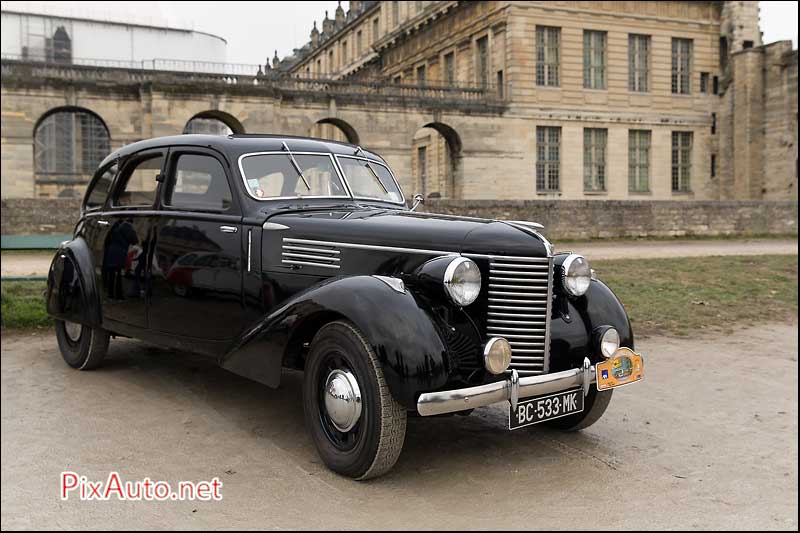 Traversee-de-Paris Hivernale, Limousine Berliet