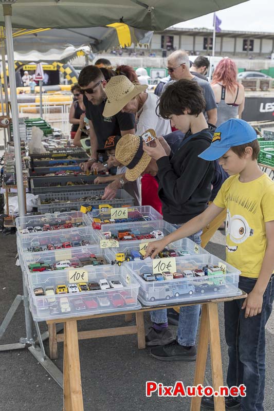 Autodrome Heritage Festival, La Bourse Pour Denicher Une Miniature