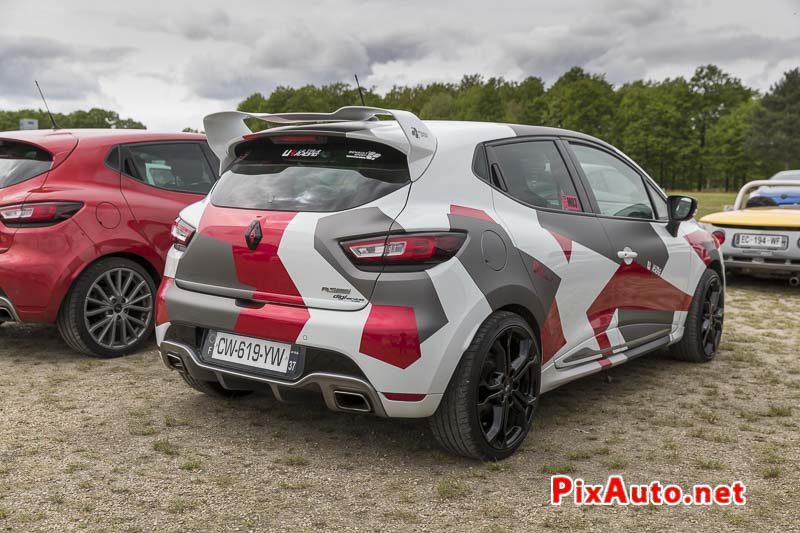 Les Collectionneurs Ont Du Coeur, Clio Rs Covering