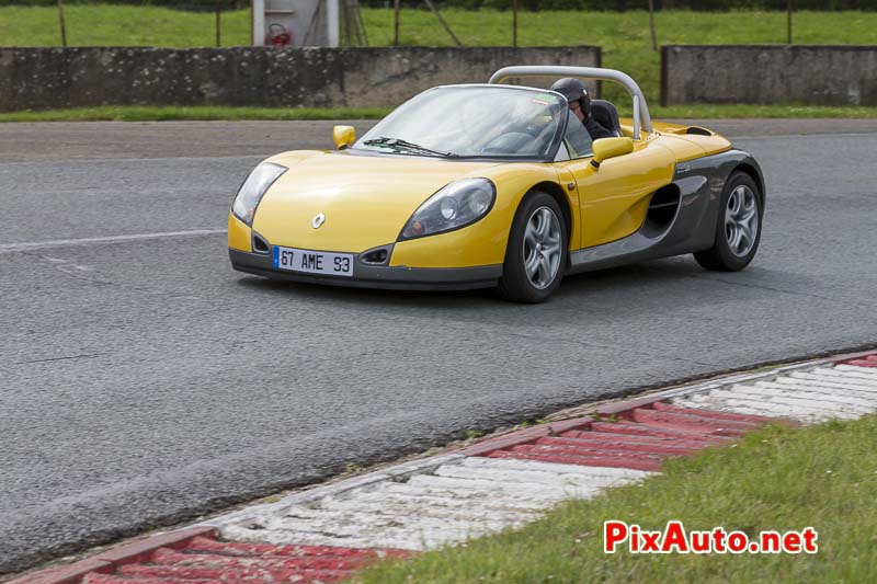 Les Collectionneurs Ont Du Coeur, Renault Spider en version Roadster