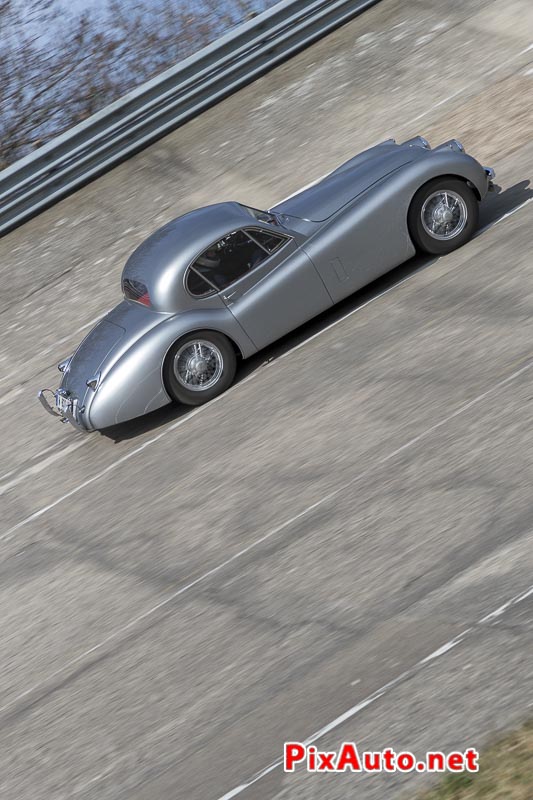 God-Save-The-Car, Jaguar Xk120 Sur Banking