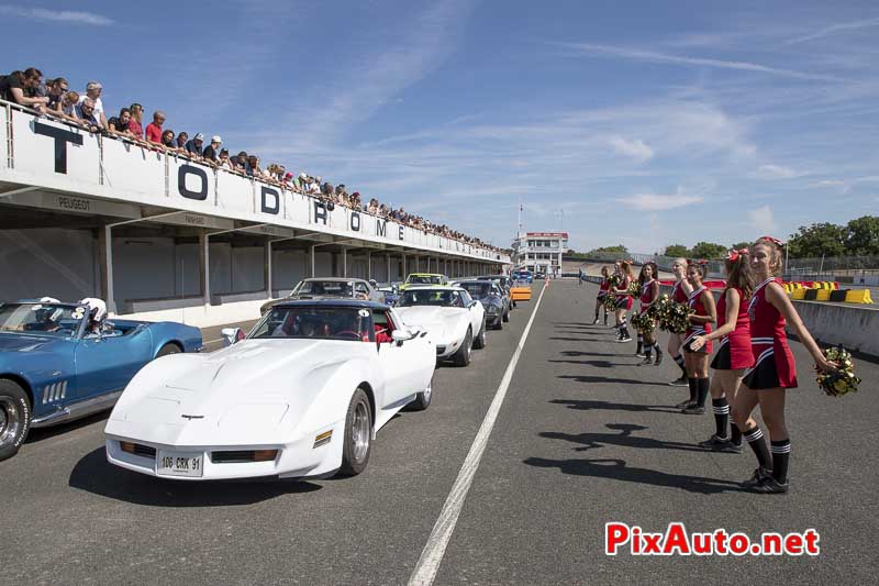 1er US Motor Show, les Dental Chir'Leaders en Pit-Lane