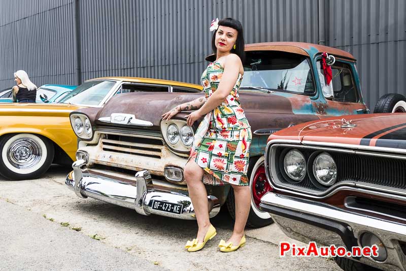 2nd Car Show By Majestics Paris , Pin-up And Pick-up Chevrolet Apache