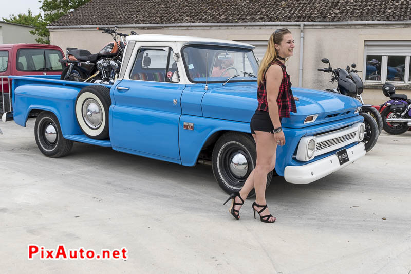 2nd Car Show By Majestics Paris, Pin-up And Pick-up Chevrolet C10