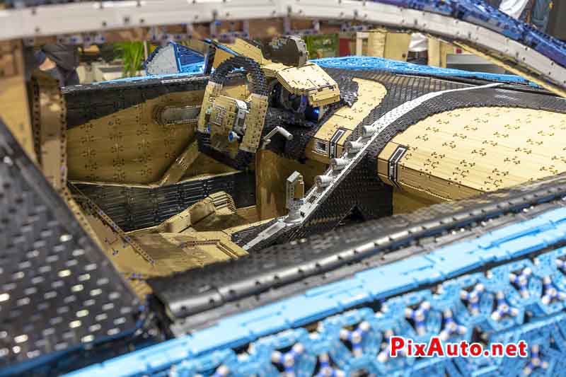 Mondial De L'Auto Et De La Moto, Bugatti Chiron en Lego Habitacle