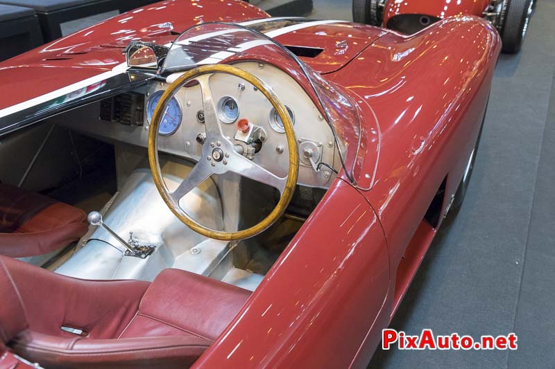 Salon-Retromobile, Maserati 300S tableau de bord