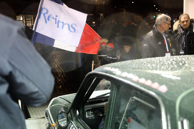 Depart du 21e Rallye De Monte-Carlo Historique a Reims