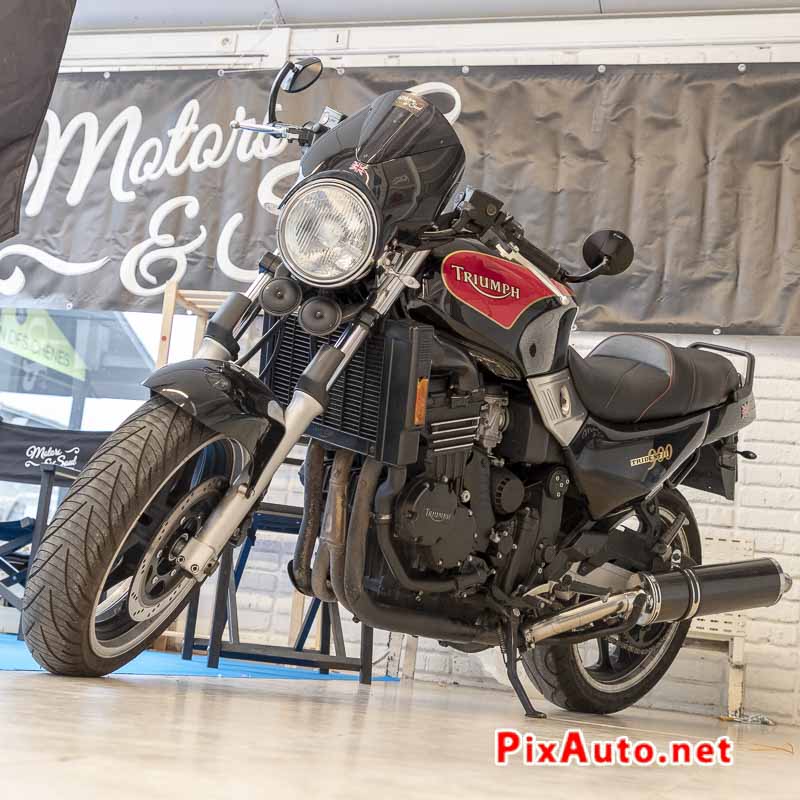 Salon Moto Legende, Triumph Trident 900