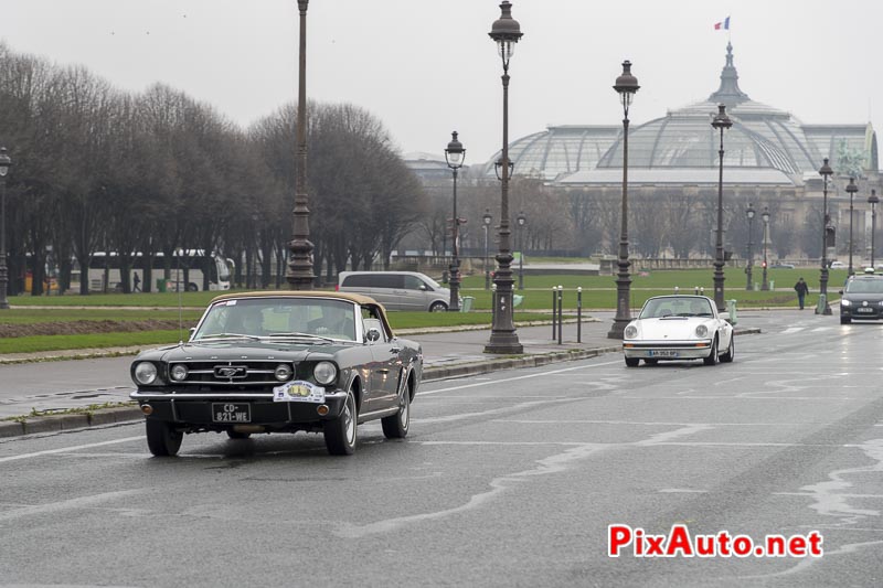 Traversee-de-Paris Hivernale, Ford Mustang Rue Marechal Gallieni