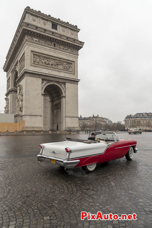 Traversee-de-Paris Hivernale, Oldsmobile Decouvrable