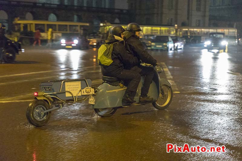 Traversee-de-Paris Hivernale, Scooter Avec Remorque