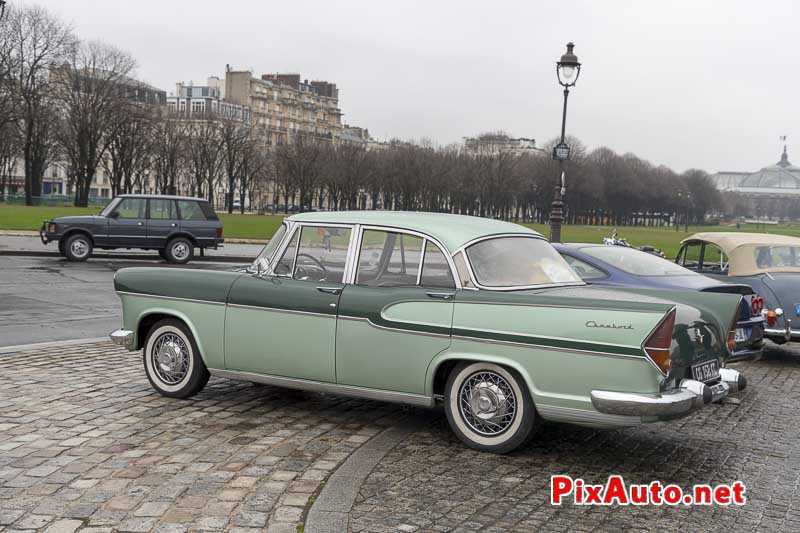 Traversee-de-Paris Hivernale, Simca Chambord