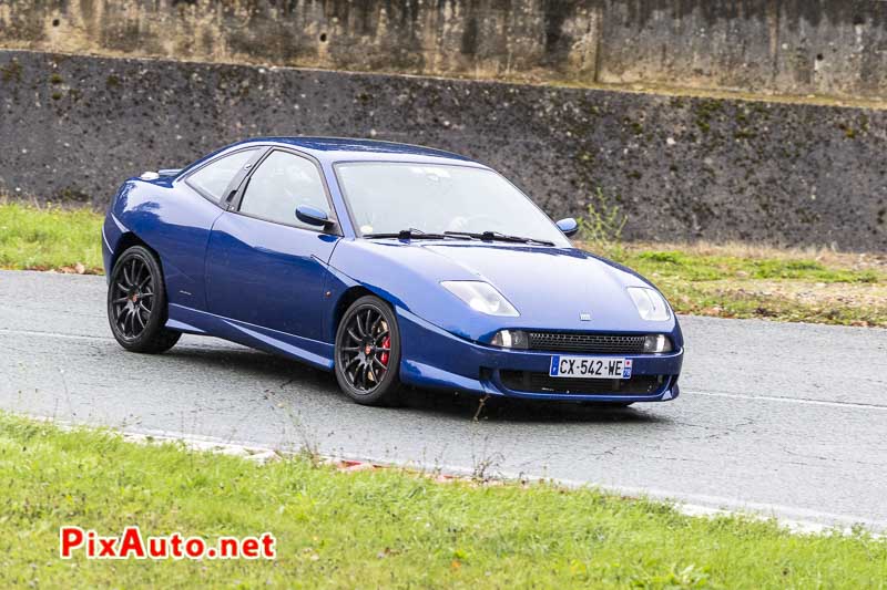 Autodrome Italian Meeting, Fiat coupé en Travers