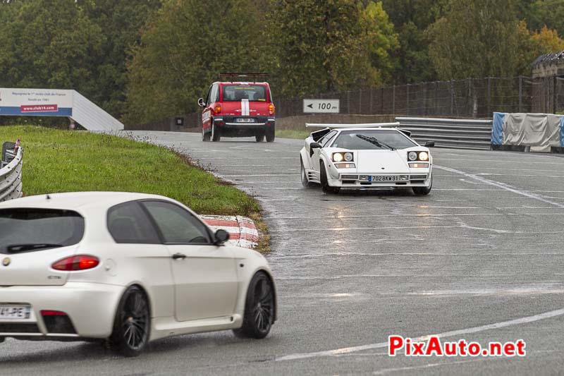 Autodrome Italian Meeting, Tete-a-queue Lamborghini Countach