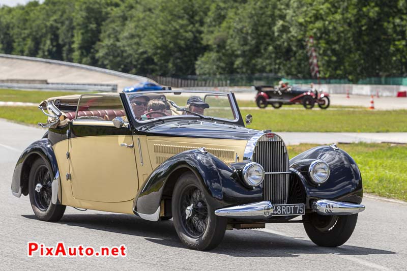 Liberté, Egalité, Roulez !, Bugatti T57 cabriolet Van Vooren 1937
