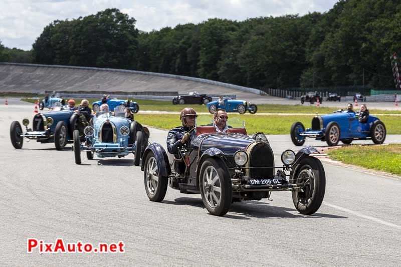 Parade 110 ans Bugatti, Liberté, Egalité, Roulez !