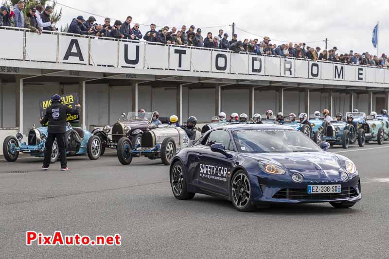 Liberté, Egalité, Roulez !, Safety Car Alpine A110