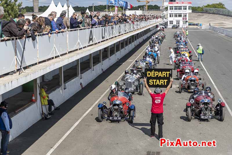 Vintage Revival Montlhery 2019, Pit Lane Plateau Tricyclecar