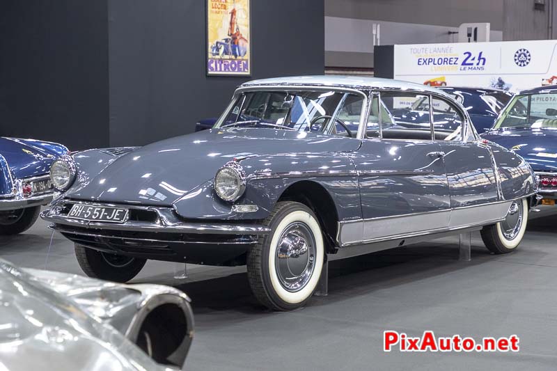 44e Salon Retromobile, DS 19 coupe le Paris