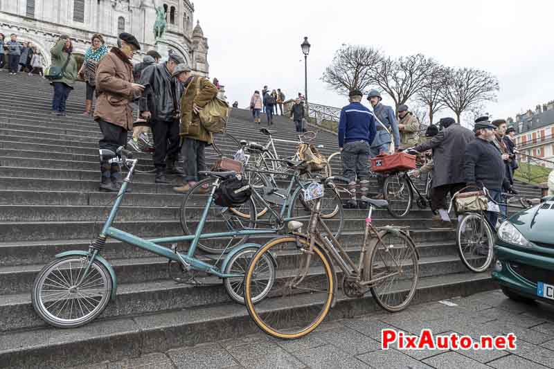 19e Traversee De Paris Hivernale, Velos Sur les Marches