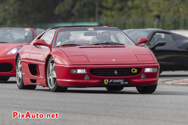 Ferrari F355 GTS dans la chicane Nord de Montlhery