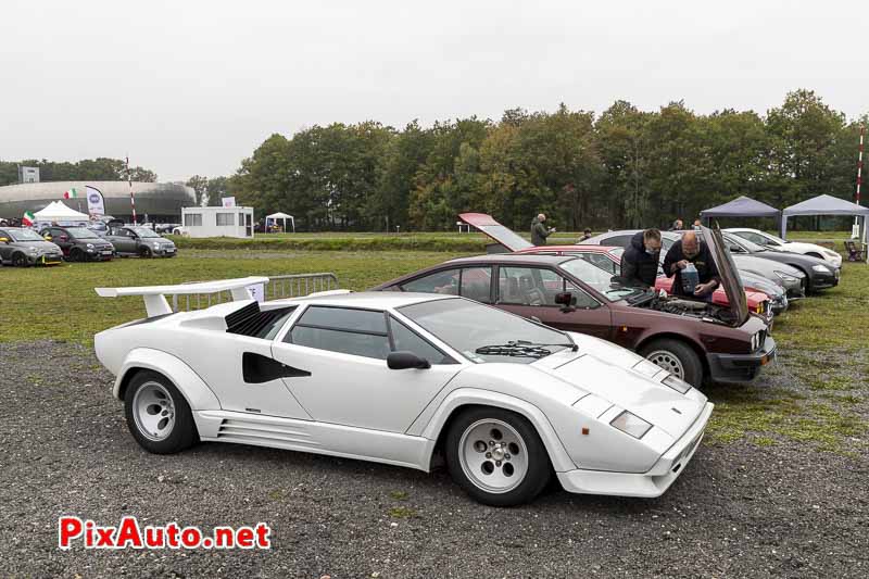 Lamborghini Countach 5000 Quattrovalvole a Autodrome de Monthlery