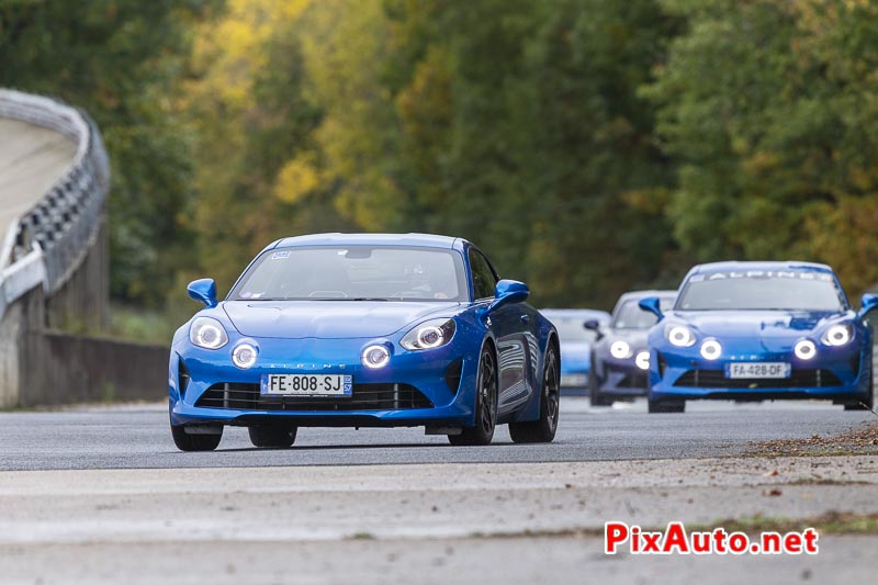 Alpine A110 Legende sur le circuit de Linas-Montlhery