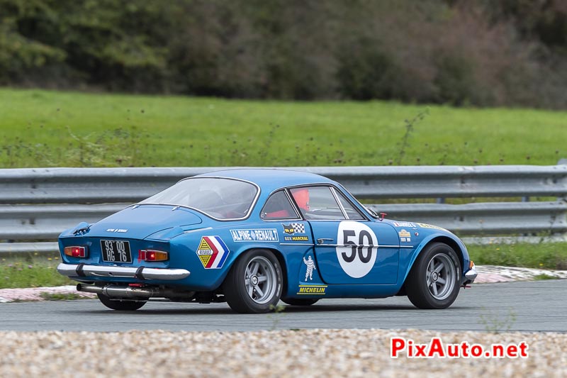 Berlinette Alpine-Renault sur le circuit de Montlhery