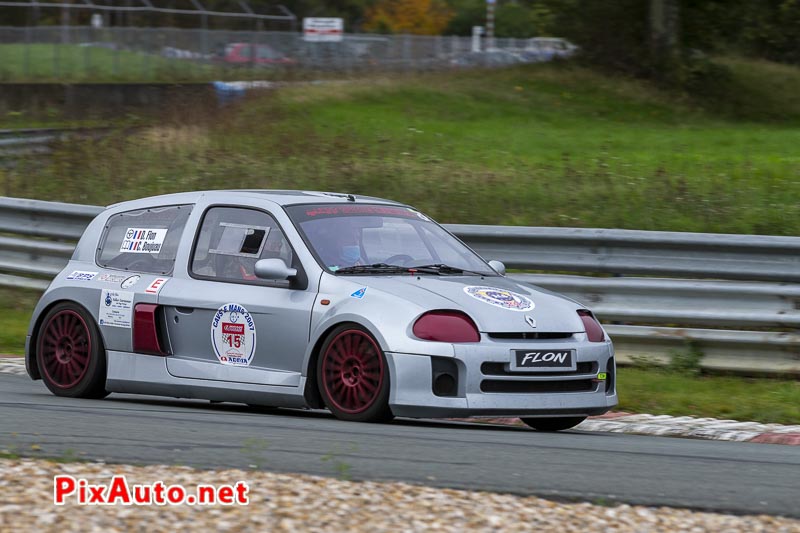 Renault Clio V6 au 2e Liberte, Egalite, Roulez !