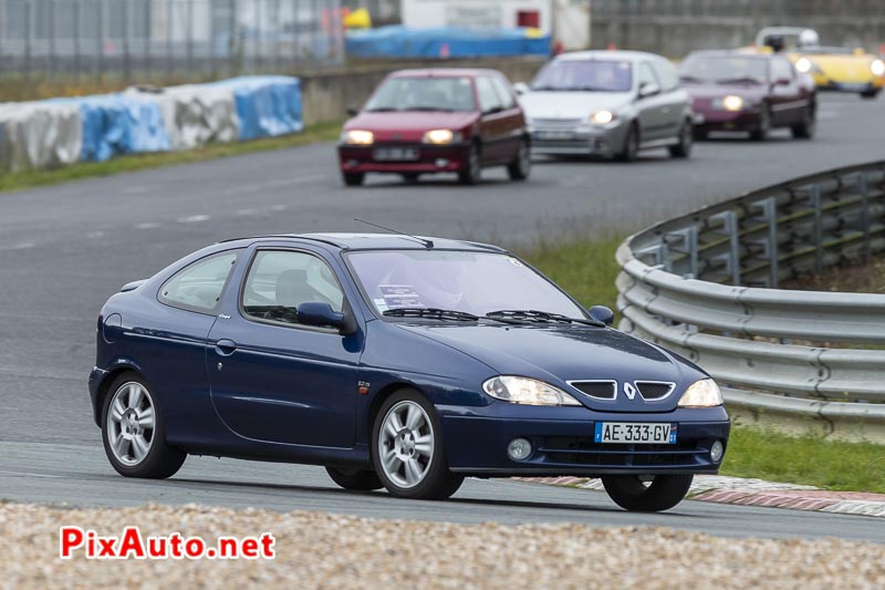 Renault R19 coupe au 2e Liberte, Egalite, Roulez !