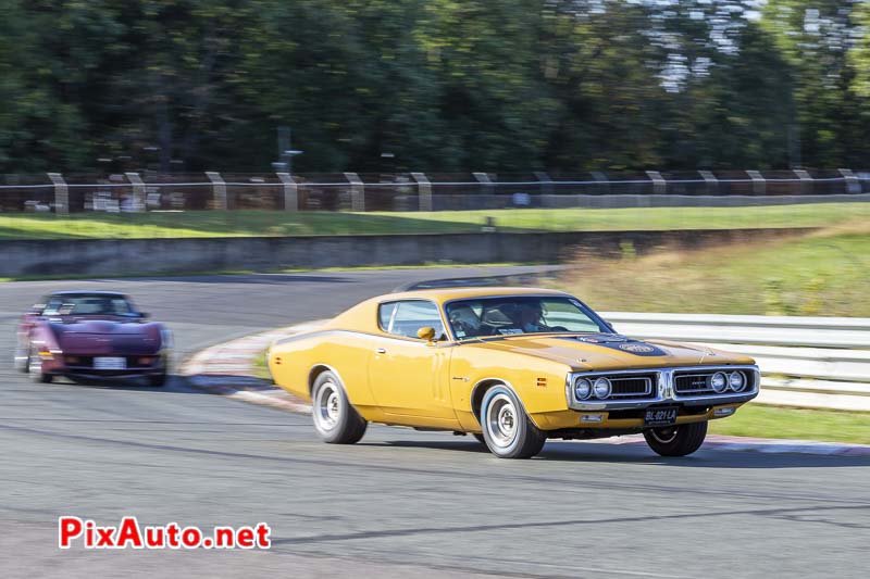 3e US Motor Show, Dodge Super Bee au virage de la ferme