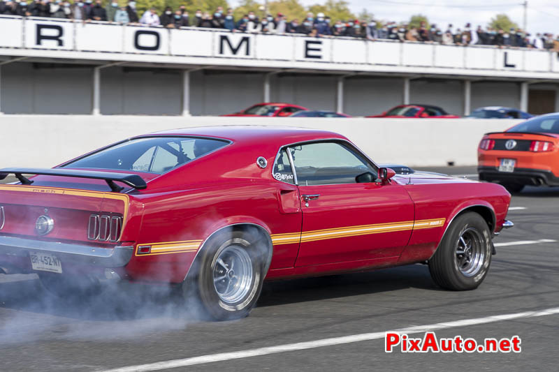 3e US Motor Show, Mach 1 Contre Mustang Contemporaine