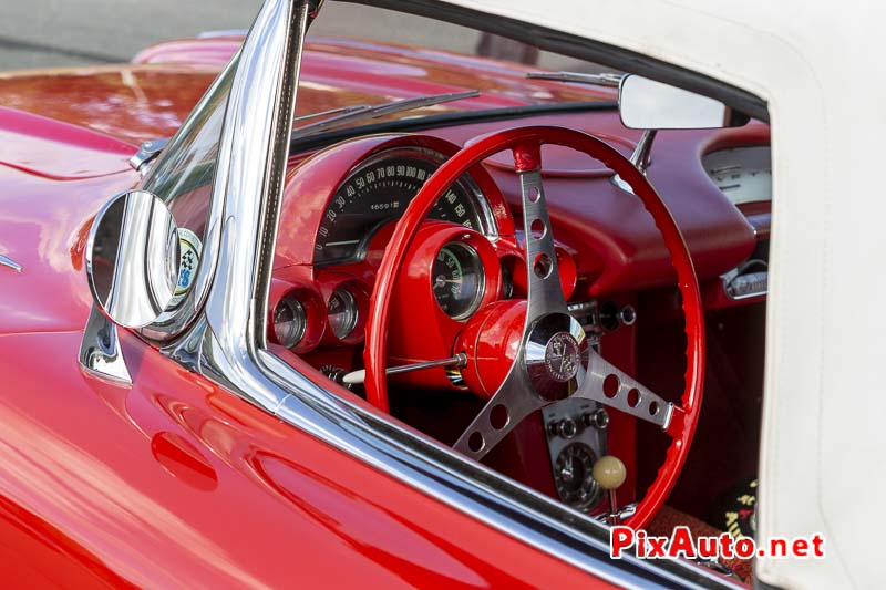 3e US Motor Show, tableau de bord Chevrolet Corvette C1 Cabriolet