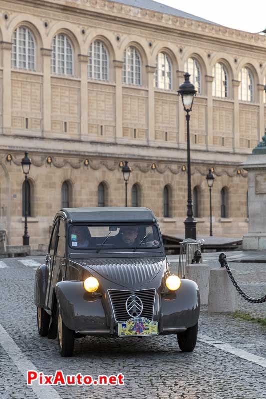 Traversee De Paris, 2cv Place du Pantheon