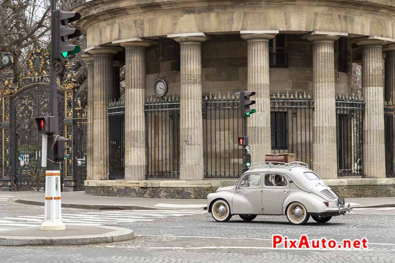 Traversee De Paris, 4cv Parc Monceau