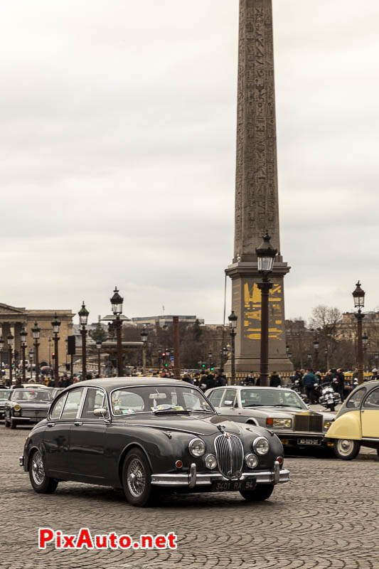 Traversee De Paris, Jaguar Place de la Concorde