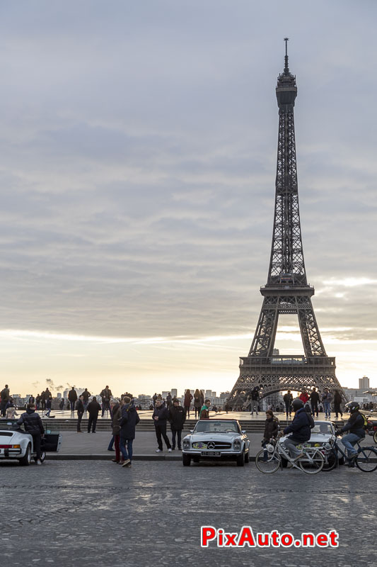 Traversee De Paris, Place du Trocadero